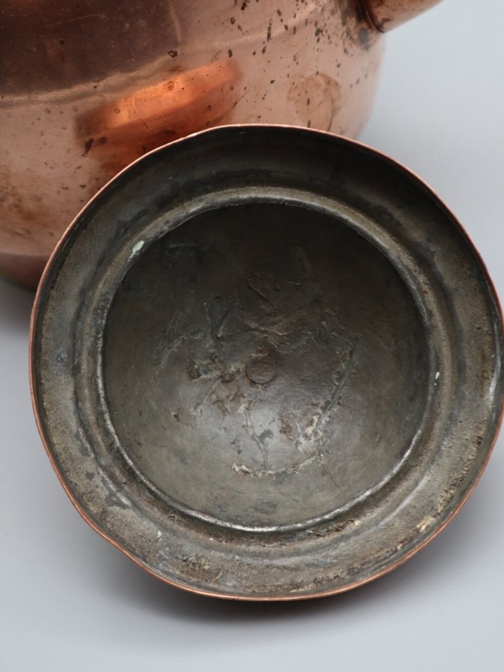Antique 19th Century French-style Copper Kettle w/ Forged Iron Handle - Picture 6 of 11